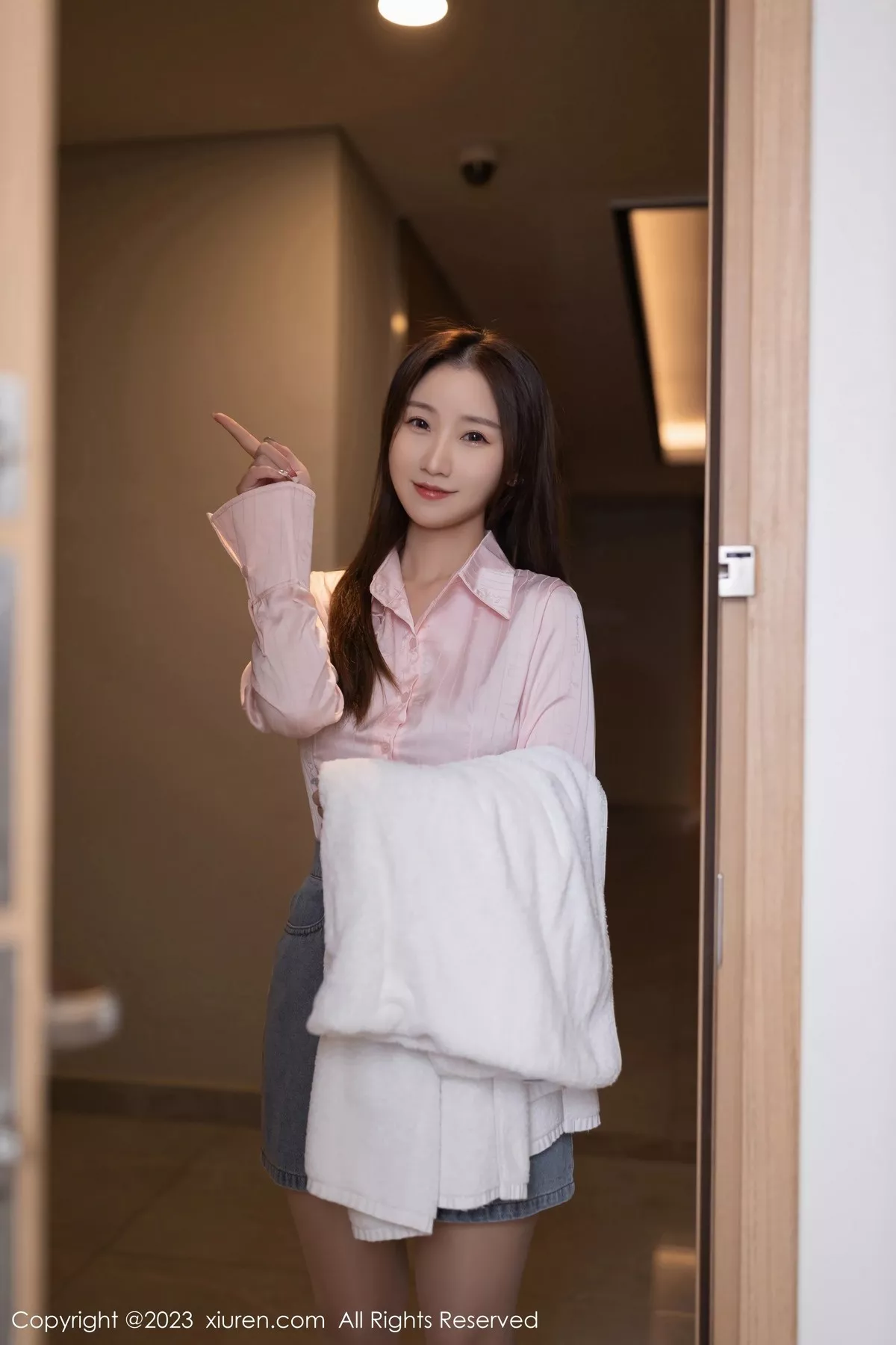 [XiuRen秀人网]第6832期杏子写真