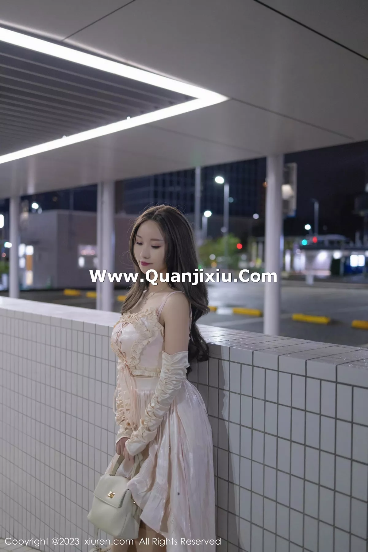[XiuRen秀人网]第7702期杏子写真
