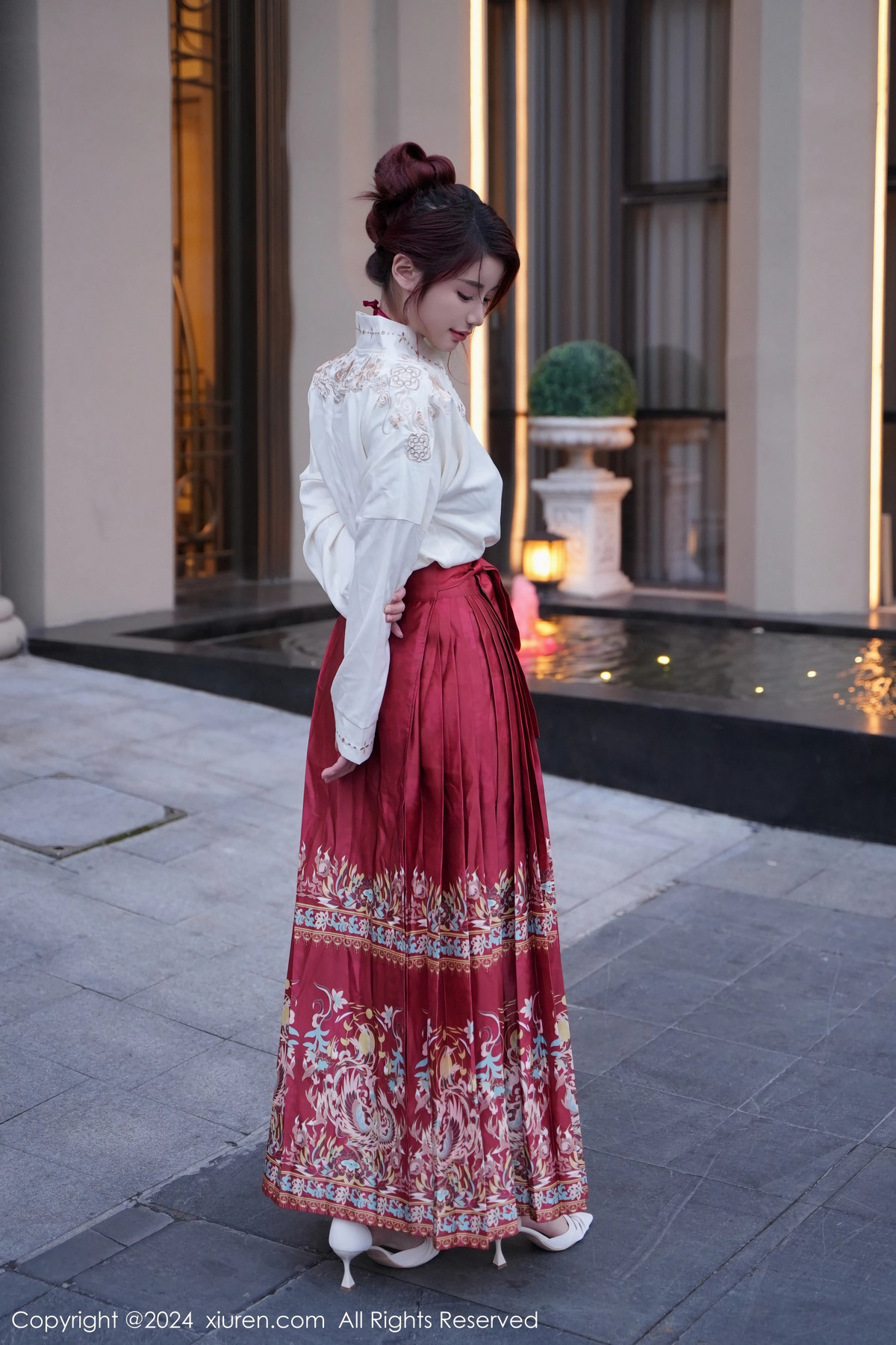 [XiuRen秀人网]第7985期美七写真