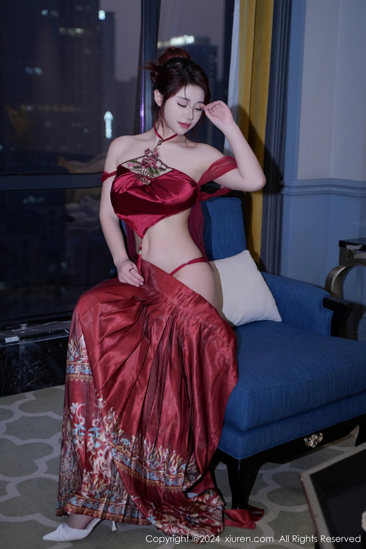 [XiuRen秀人网]第7985期美七写真