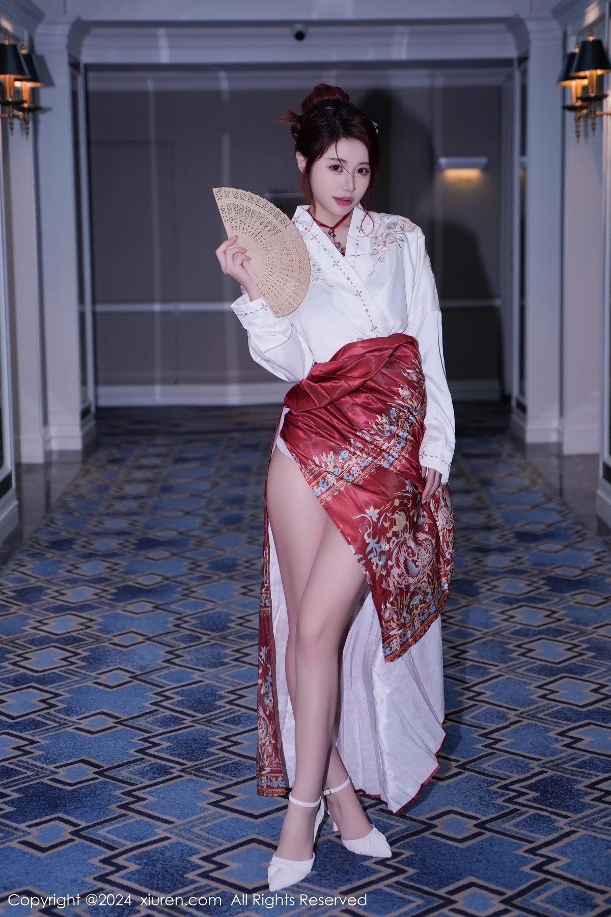 [XiuRen秀人网]第7985期美七写真