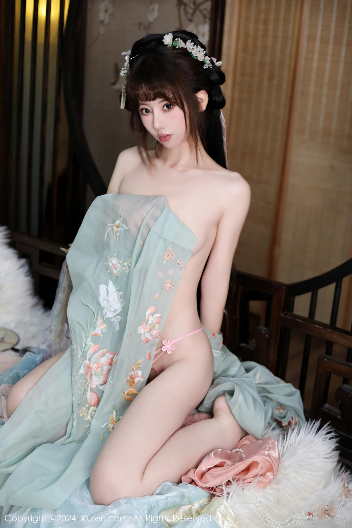 [XiuRen秀人网]第7989期金tiao写真
