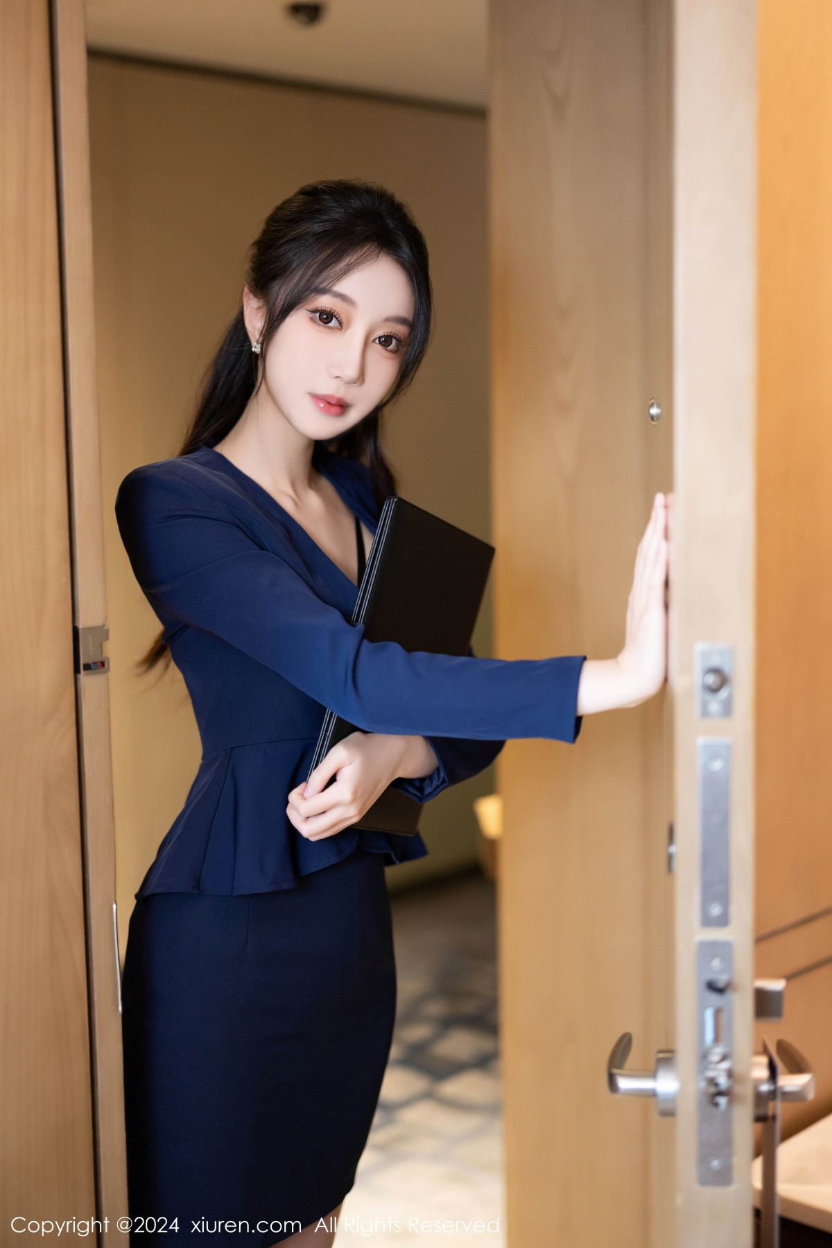 [XiuRen秀人网]第8669期玥儿玥写真