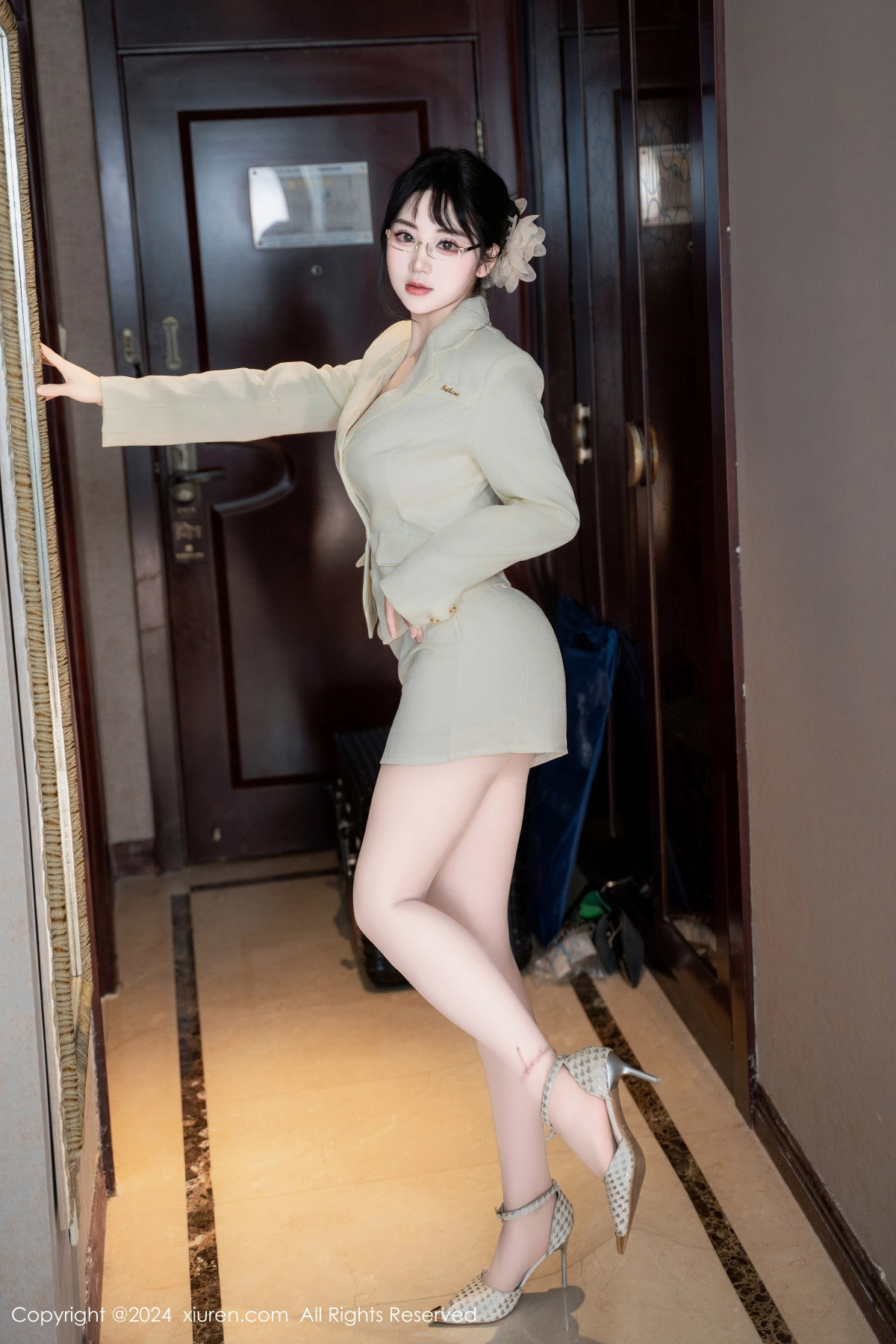 [XiuRen秀人网]第8717期汐汐爱吃草莓写真