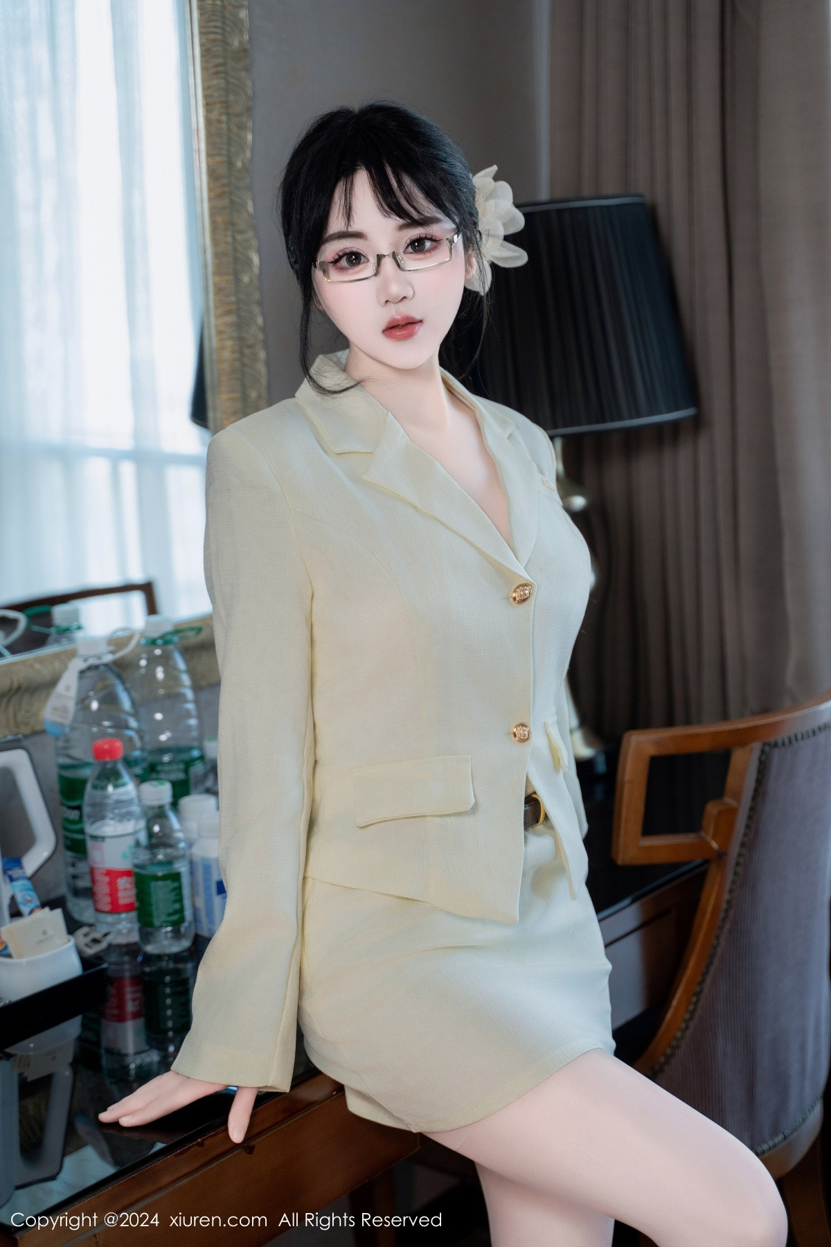 [XiuRen秀人网]第8717期汐汐爱吃草莓写真