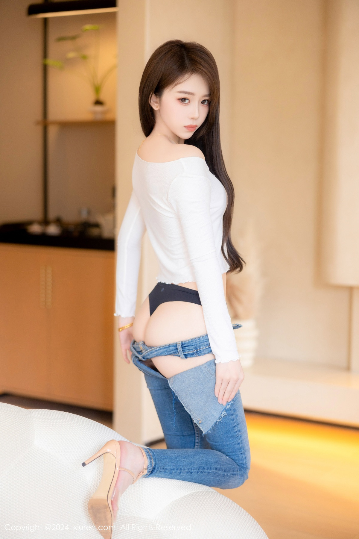 [XiuRen秀人网]第8740期奶瓶写真