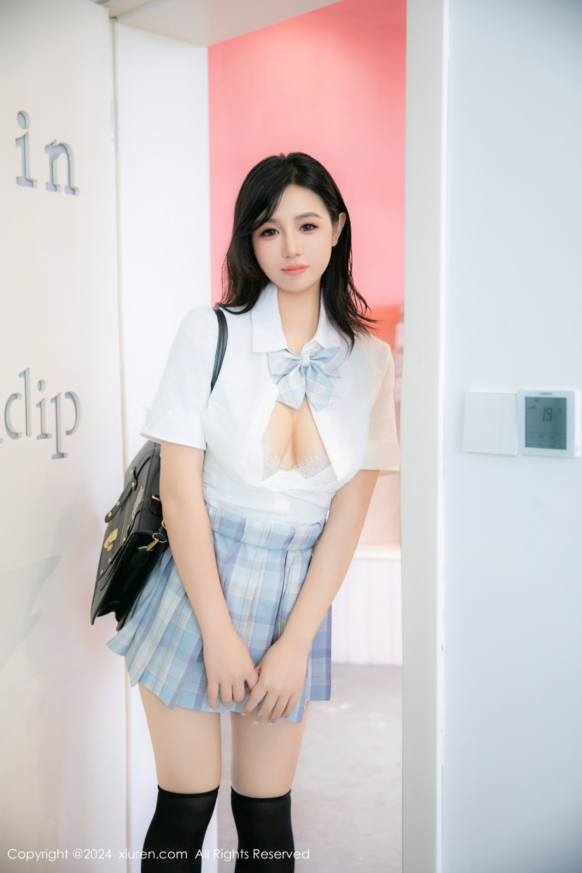 [XiuRen秀人网]第8759期金小依写真
