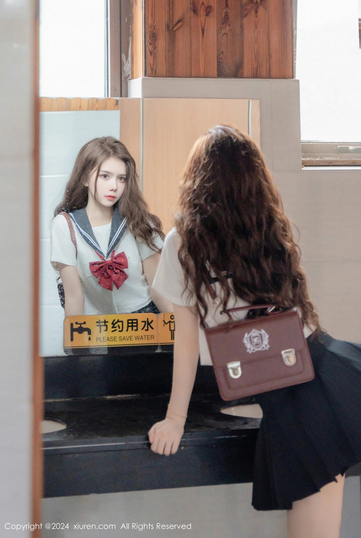 [XiuRen秀人网]第8948期拍黄瓜写真