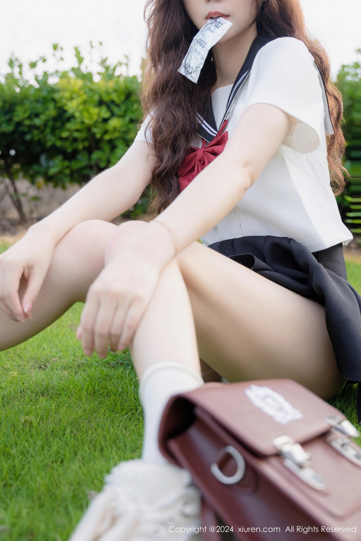 [XiuRen秀人网]第8948期拍黄瓜写真