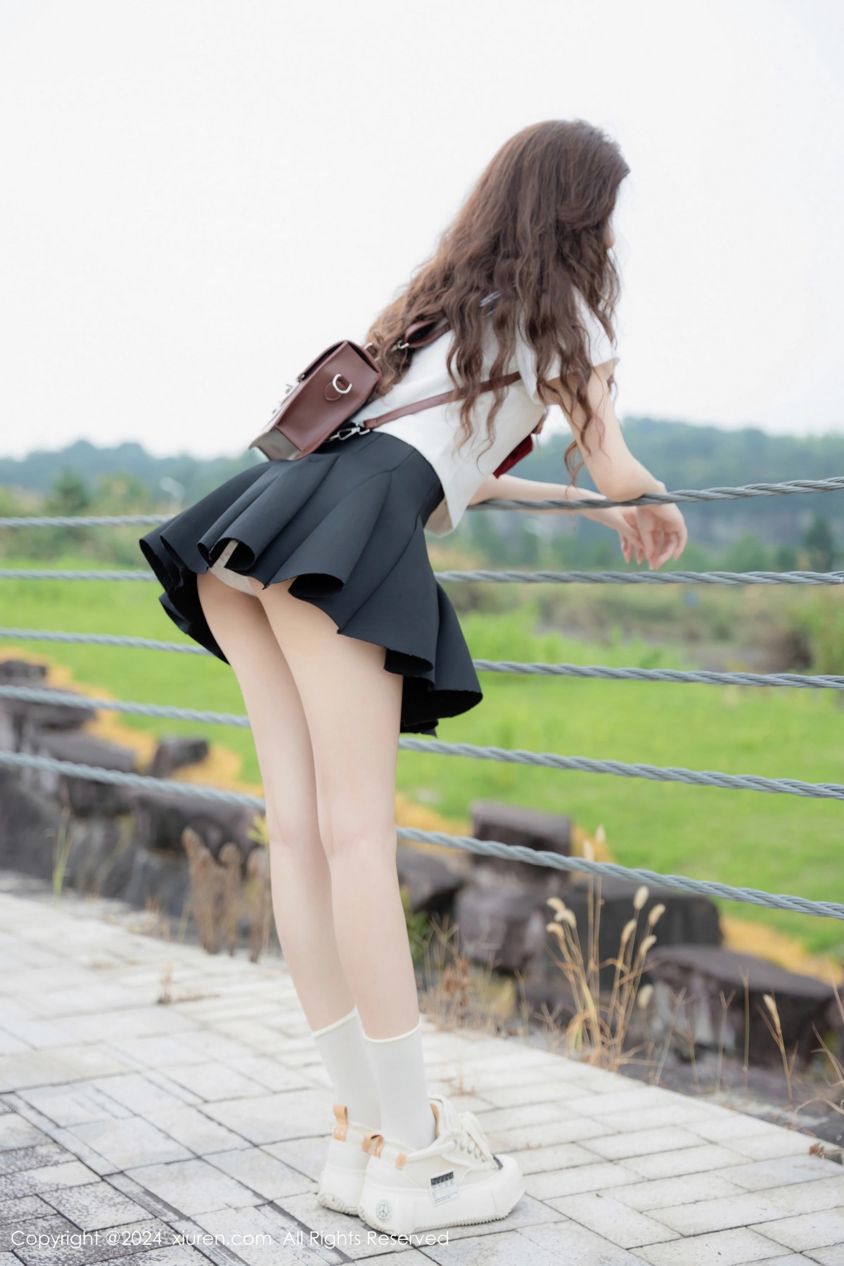 [XiuRen秀人网]第8948期拍黄瓜写真