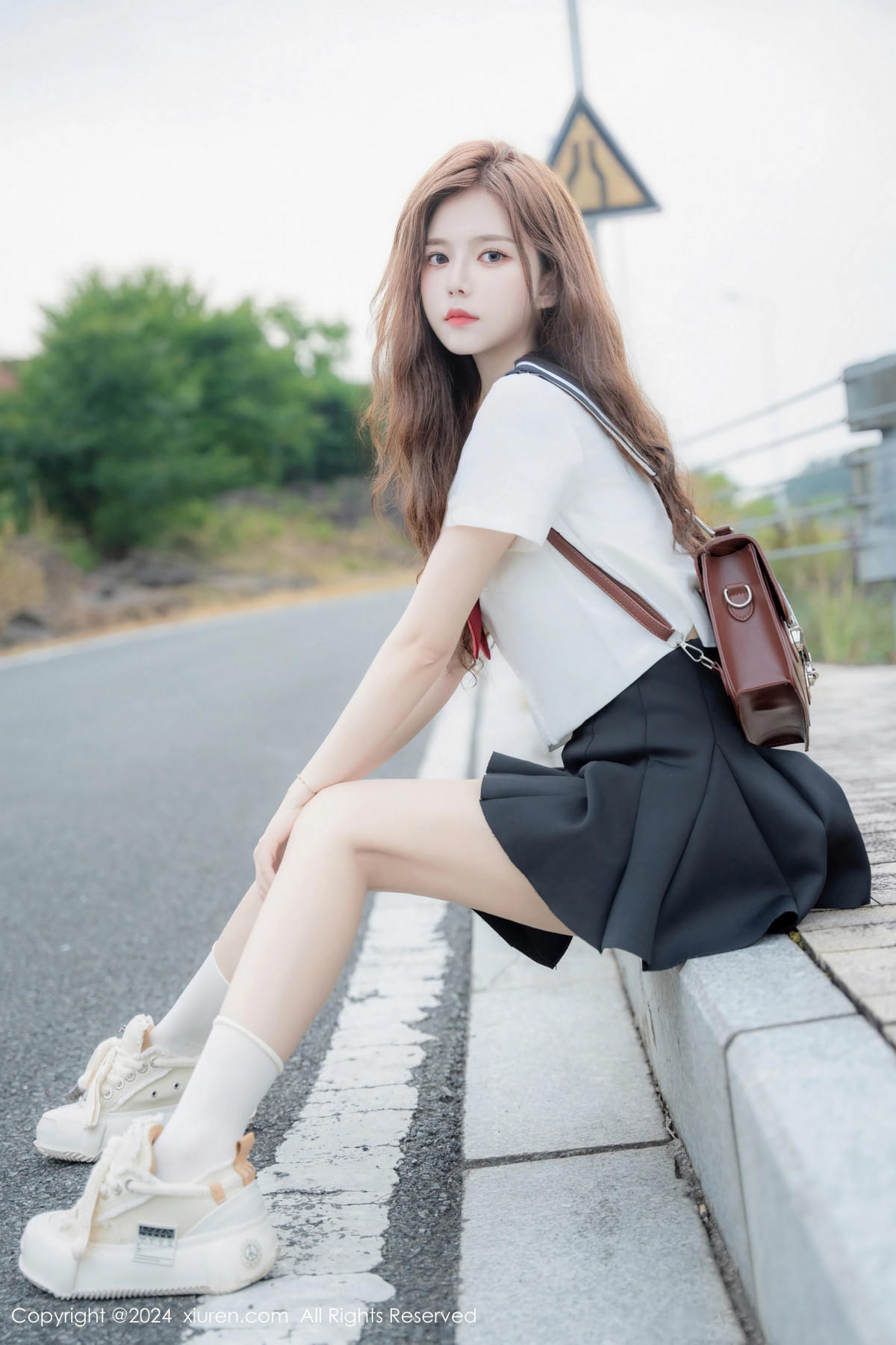 [XiuRen秀人网]第8948期拍黄瓜写真