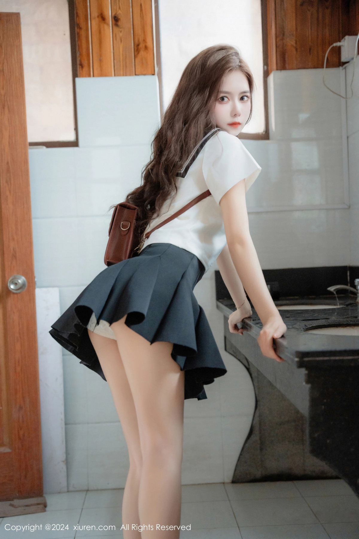 [XiuRen秀人网]第8948期拍黄瓜写真