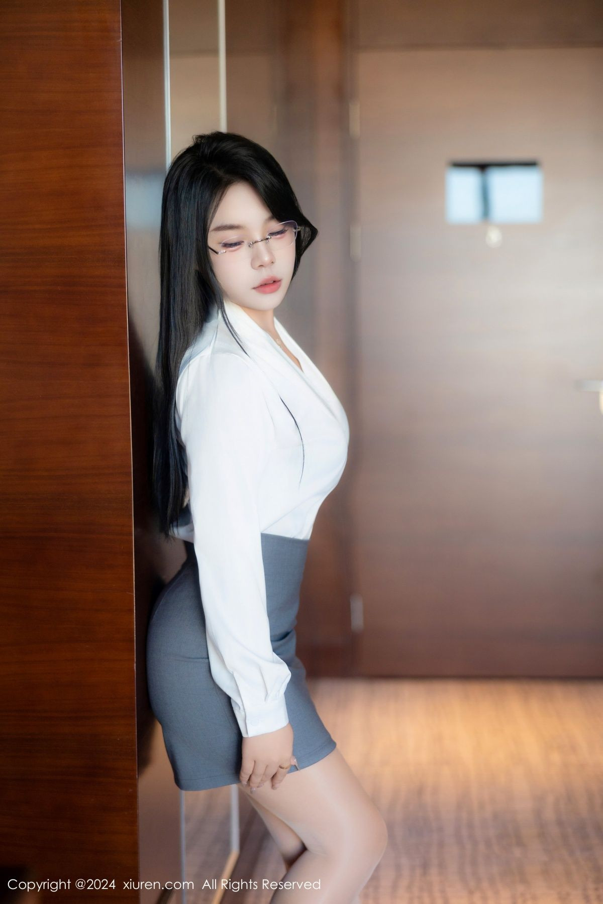 [XiuRen秀人网]第8989期麦田写真