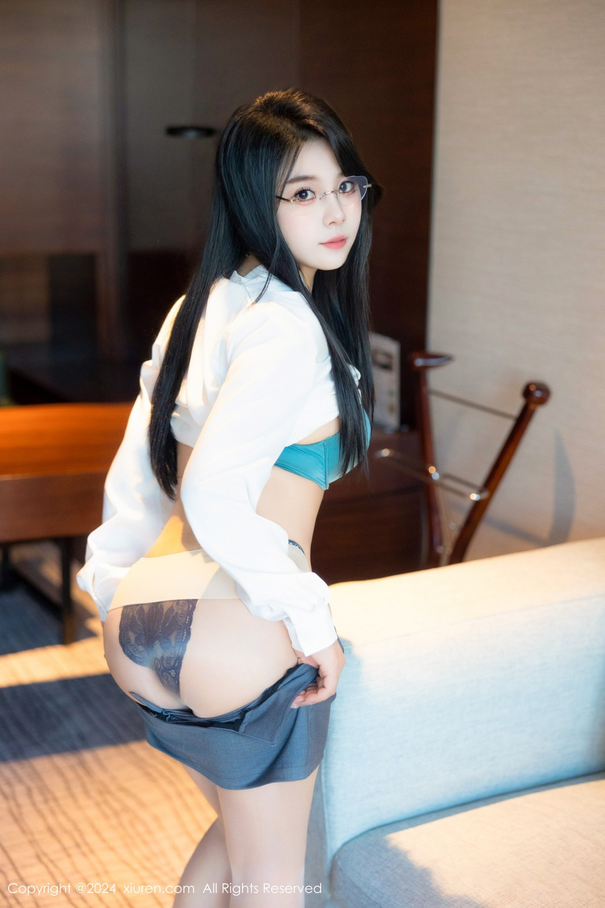 [XiuRen秀人网]第8989期麦田写真