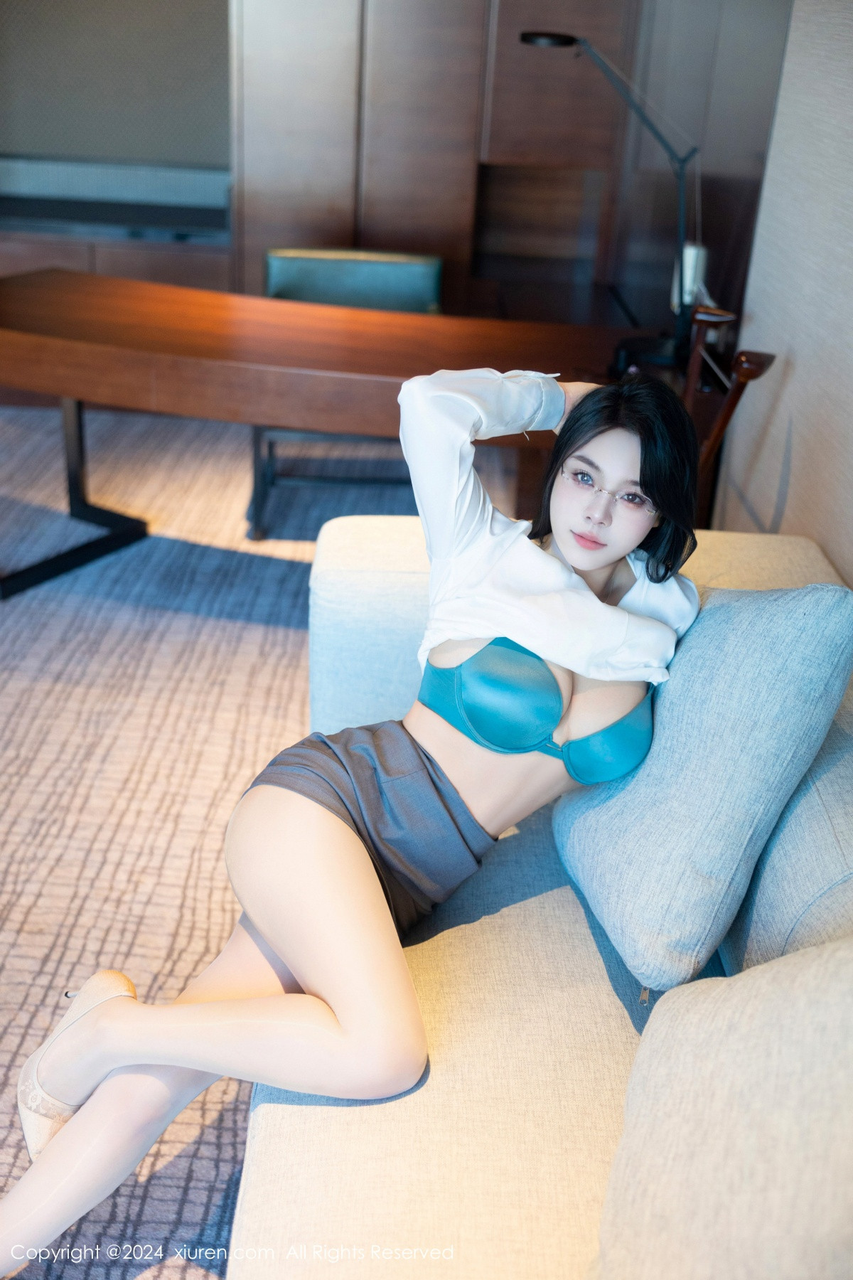 [XiuRen秀人网]第8989期麦田写真