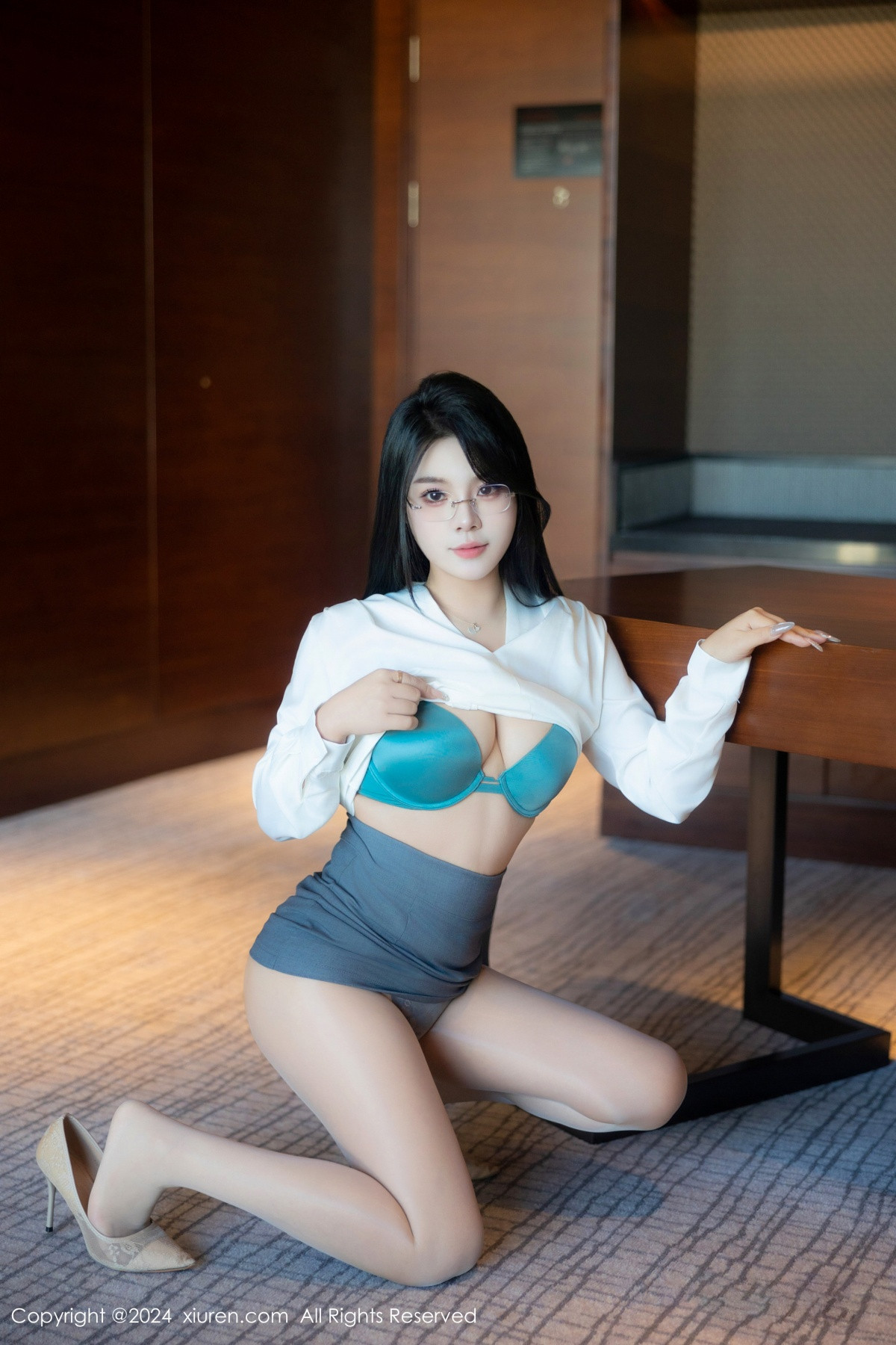 [XiuRen秀人网]第8989期麦田写真
