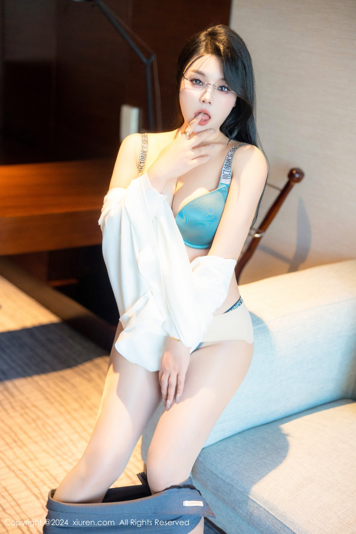 [XiuRen秀人网]第8989期麦田写真