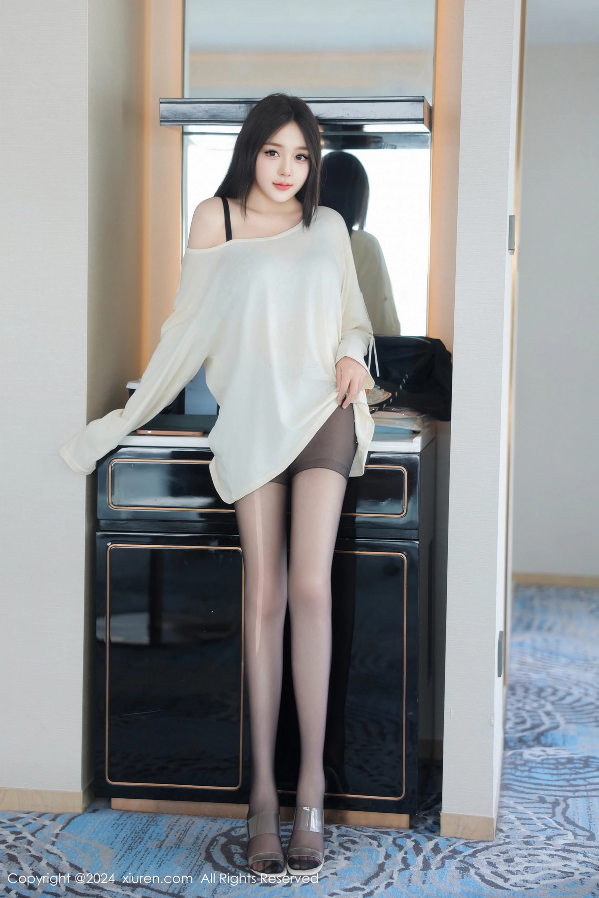 [XiuRen秀人网]第9089期柚柚小奶瓶写真