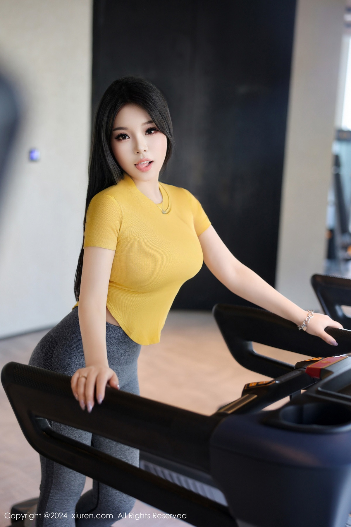 [XiuRen秀人网]第9117期麦田写真