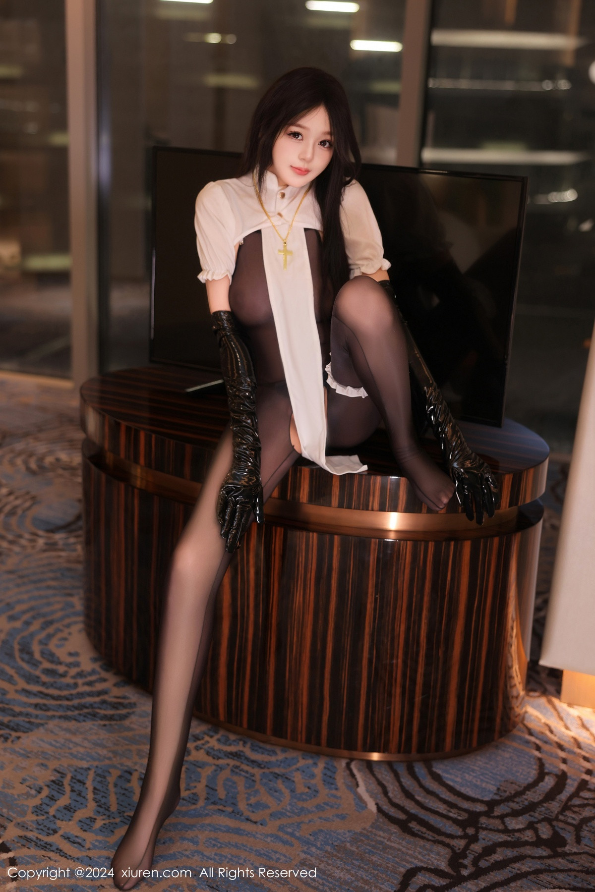 [XiuRen秀人网]第9152期柚柚小奶瓶写真