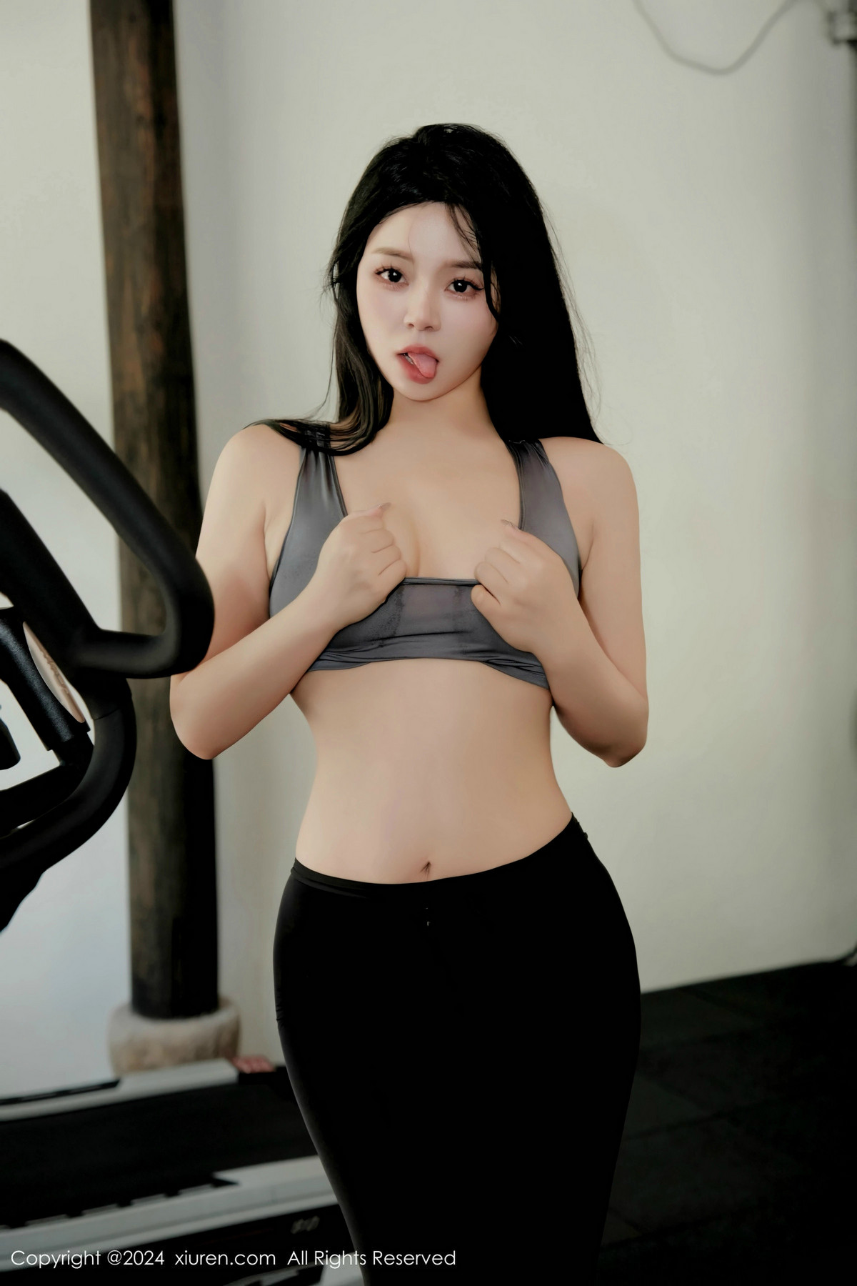 [XiuRen秀人网]第9540期麦田写真