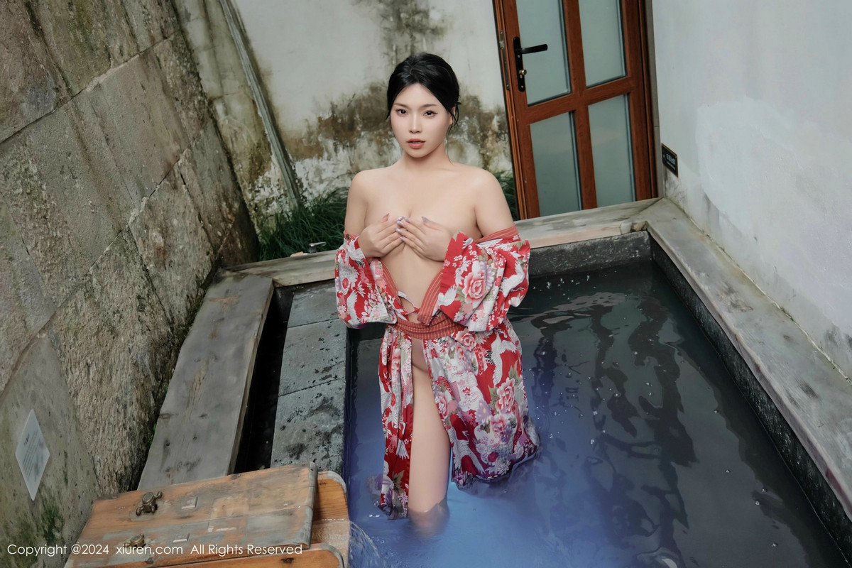 [XiuRen秀人网]第9687期麦田写真
