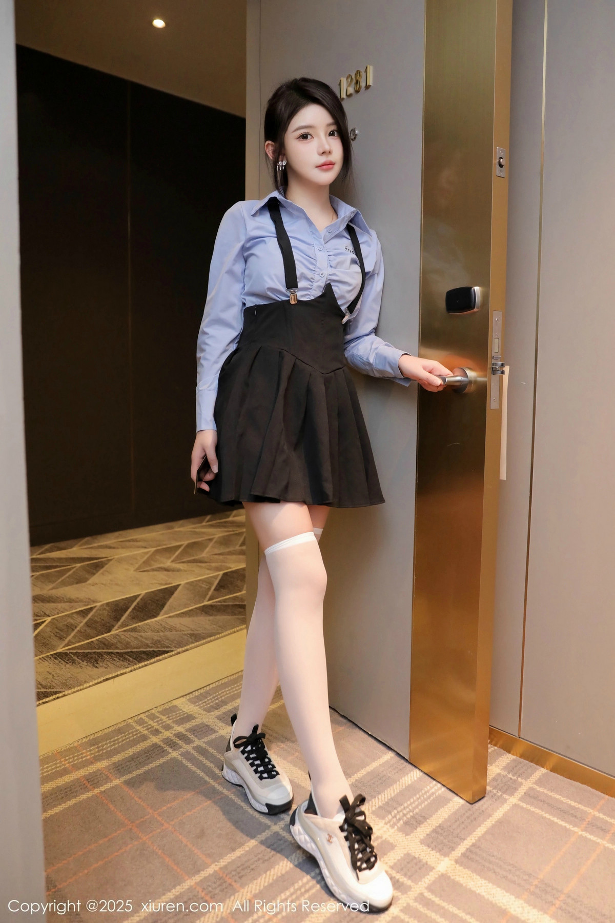 [XiuRen秀人网]第9819期爱酱里写真