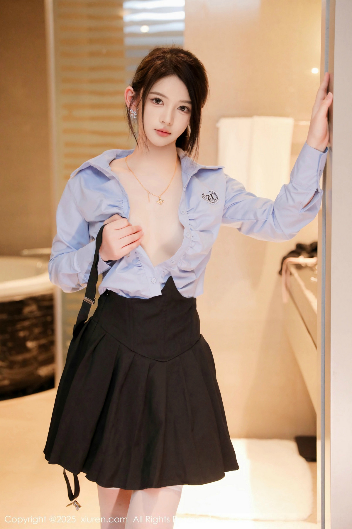 [XiuRen秀人网]第9819期爱酱里写真