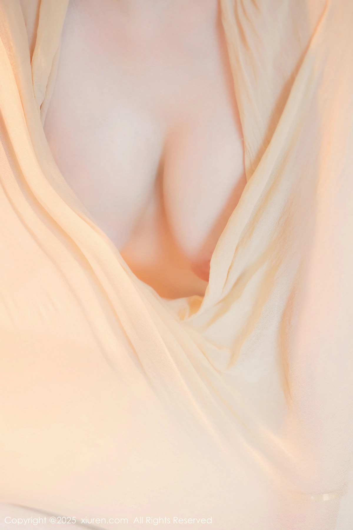 [XiuRen秀人网]第9825期余安安写真