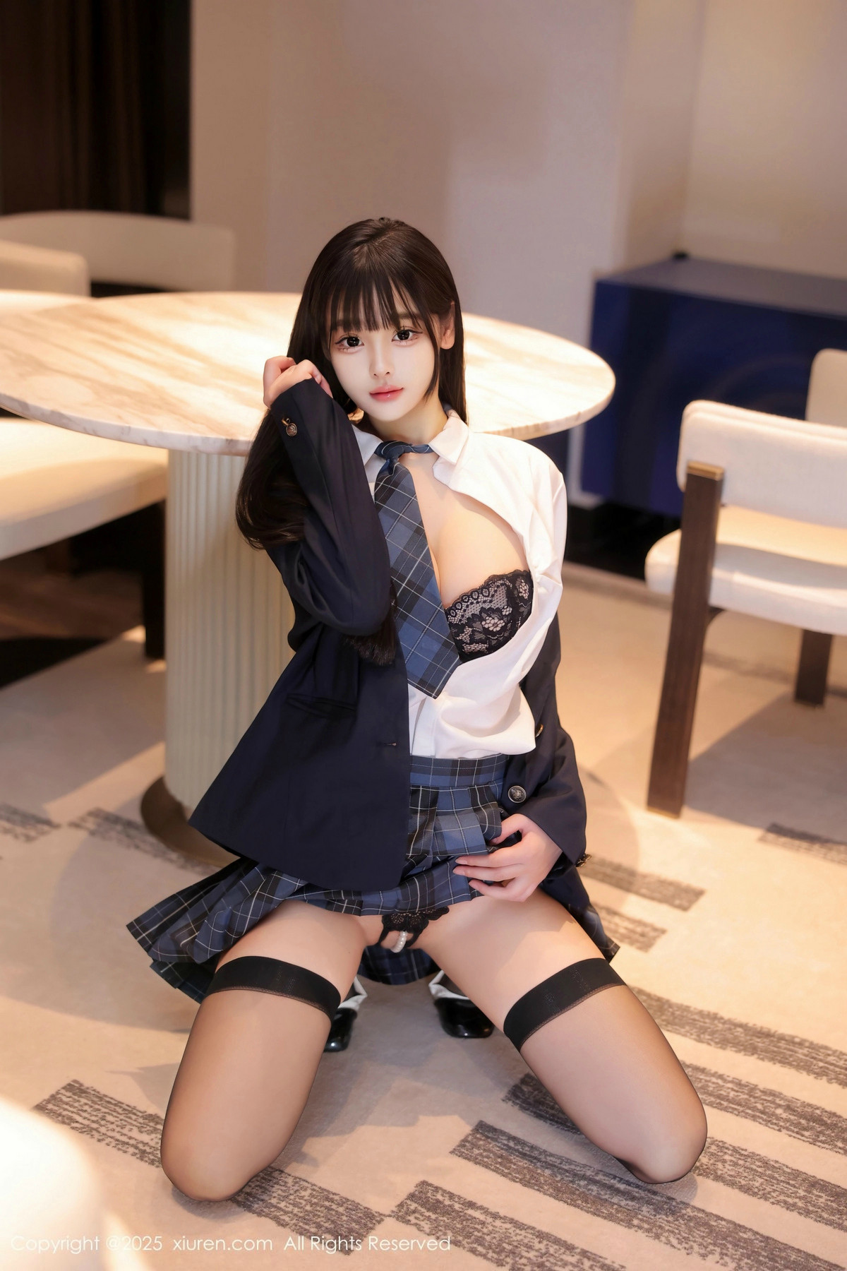 [XiuRen秀人网]第9853期余安安写真