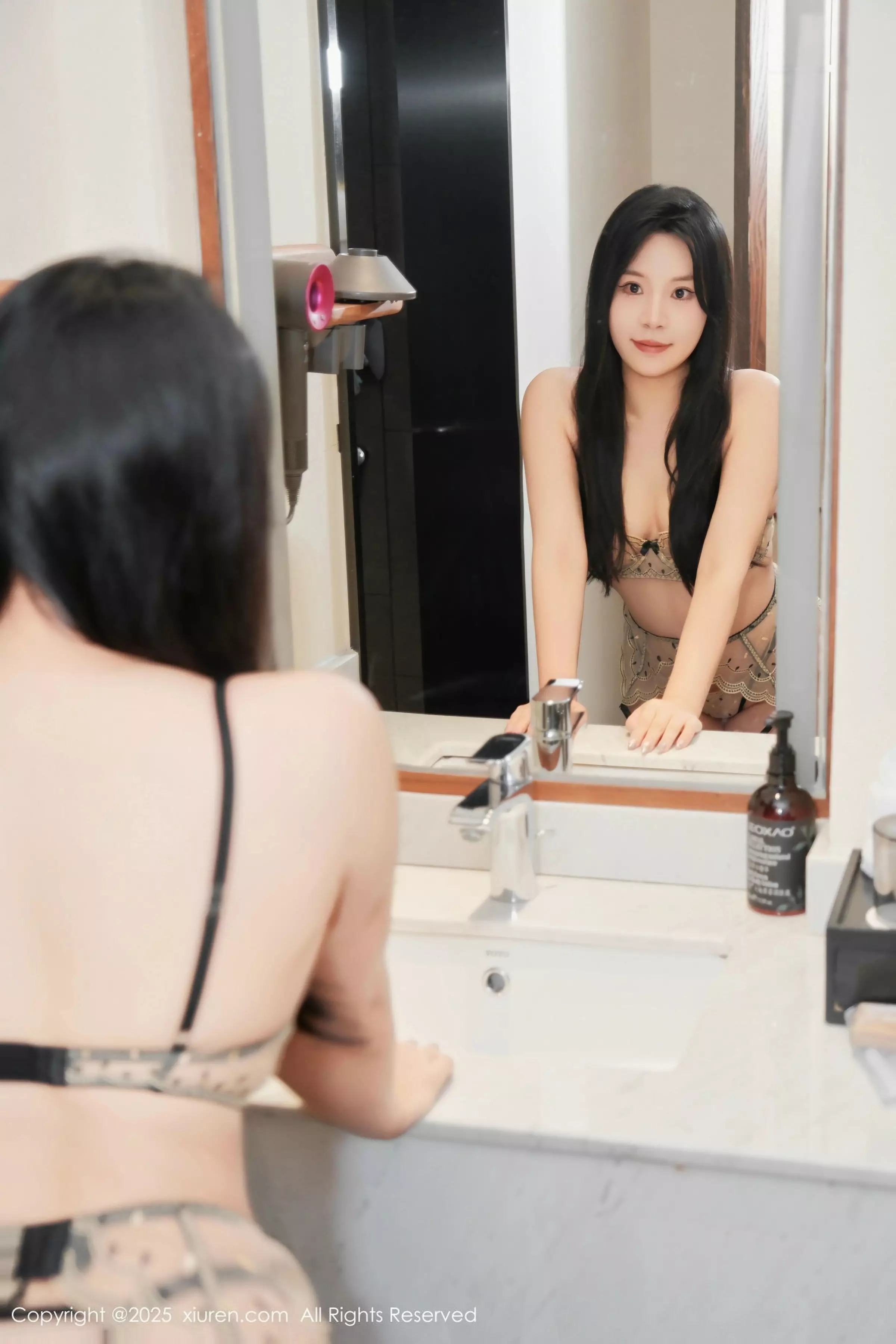 [XiuRen秀人网]第10028期麦田写真